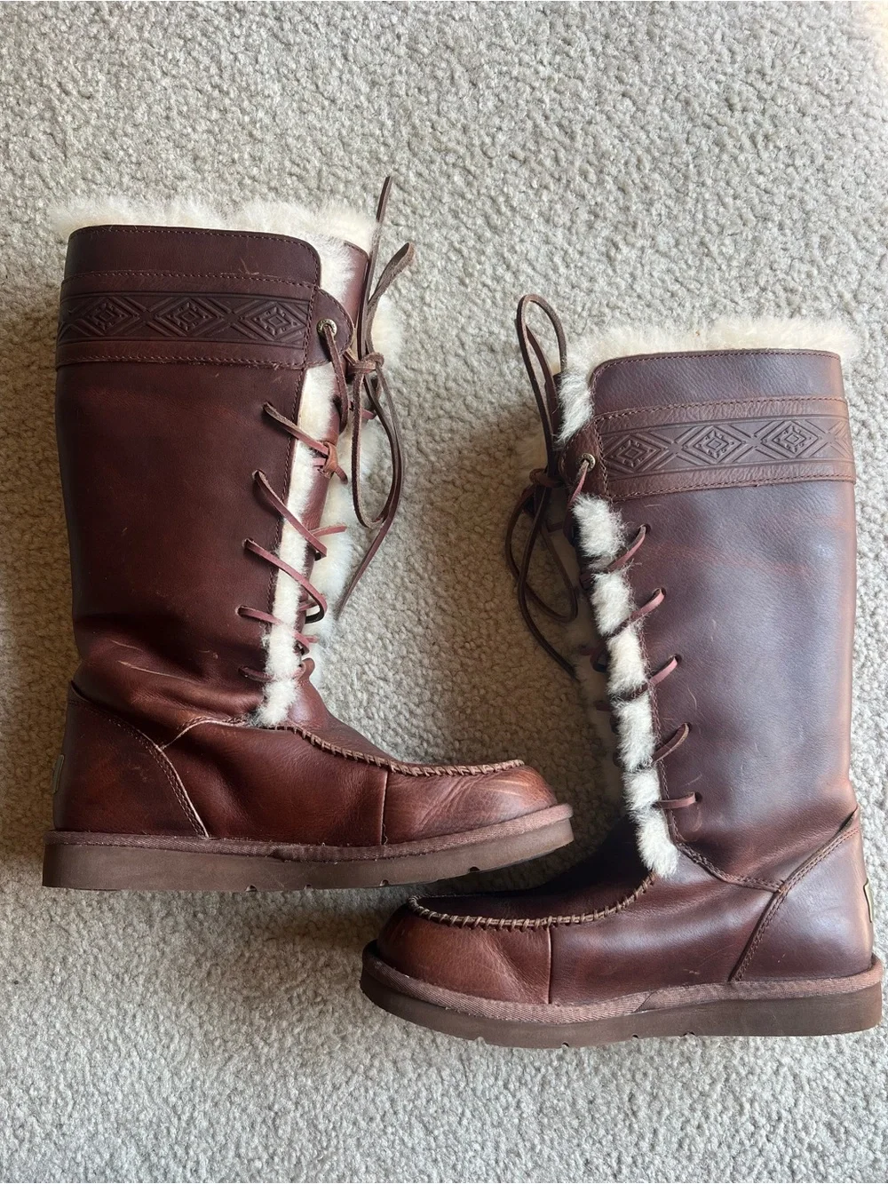 UGG - Vintage Brown Leather Lace-Up Shearling Winter Boots - Size 8 - Very Good